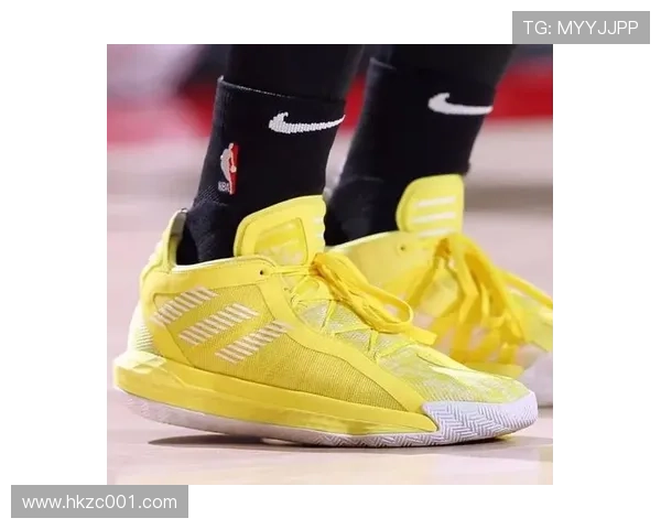 利拉德今天穿的鞋比我半年工资还贵，真是活在另一个星球啊